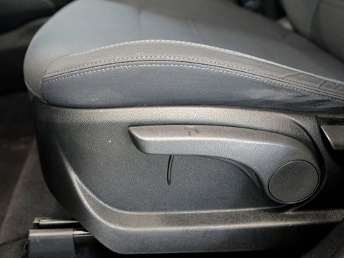 Used 2018 Kia Sorento L image 16