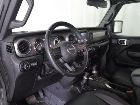 Used 2021 Jeep Wrangler Unlimited Sport AWD/4WD image 9
