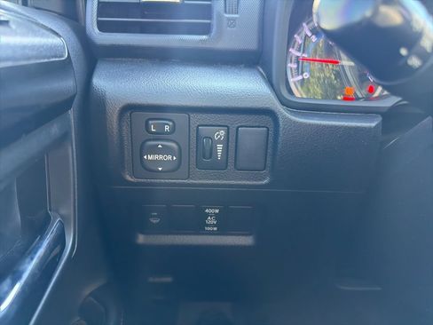 Used 2019 Toyota 4Runner TRD Off-Road Premium AWD/4WD image 16