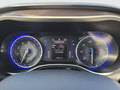 Used 2023 Chrysler Voyager LX FWD image 12