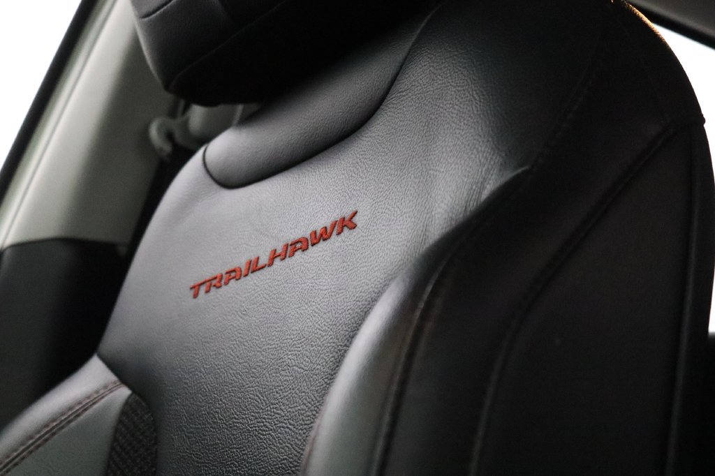 Used 2019 Jeep Compass Trailhawk AWD/4WD image 13
