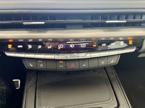 Used 2025 Cadillac XT4 Sport FWD image 16