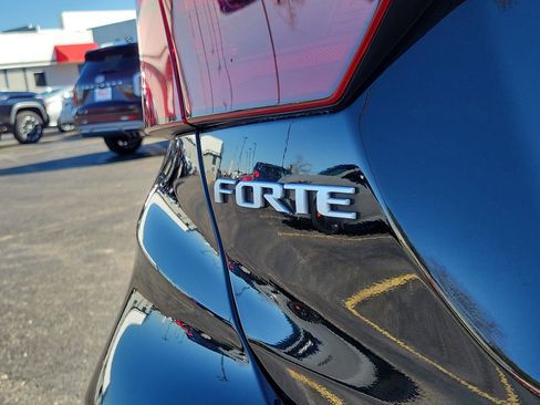 Used 2024 Kia Forte LXS image 6