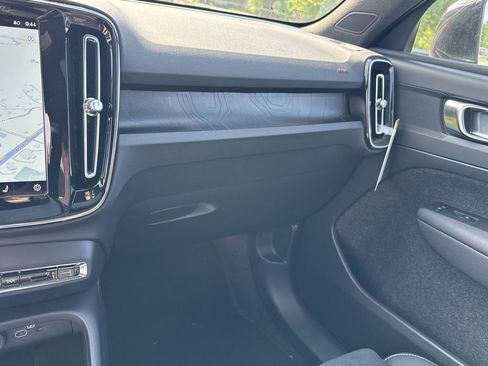 New 2024 Volvo XC40 Recharge Plus w/ Protection Package Premier image 26