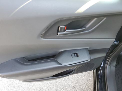 Certified 2025 Toyota Prius LE FWD image 15