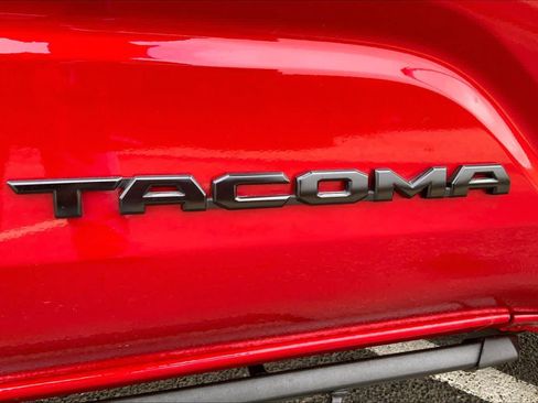 Used 2024 Toyota Tacoma TRD Off-Road w/ TRD Off Road Upgrade Package AWD/4WD image 9