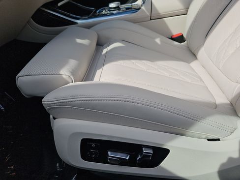 New 2026 BMW X7 xDrive40i w/ M Sport Package image 29