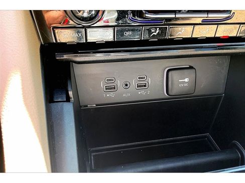 Certified 2025 Jeep Grand Cherokee L Limited AWD/4WD image 31