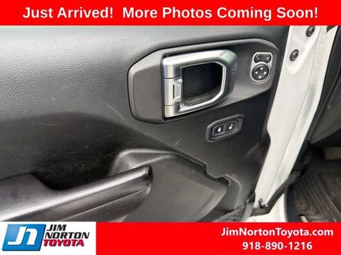 Used 2020 Jeep Gladiator Sport w/ Quick Order Package 24S AWD/4WD image 11