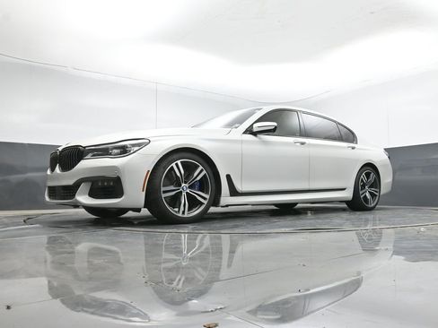 Used 2018 BMW 750i 750i 4D Sedan image 37