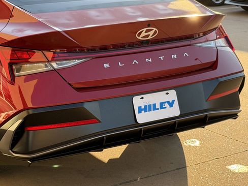 Certified 2025 Hyundai Elantra SEL FWD image 7