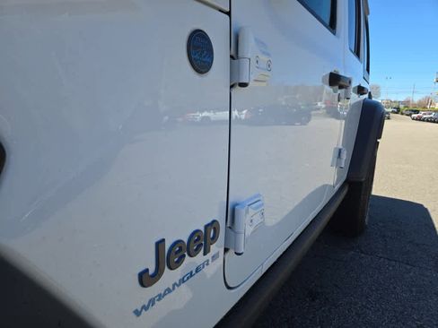Used 2023 Jeep Wrangler Unlimited AWD/4WD image 18