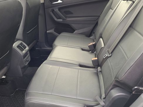 Used 2019 Volkswagen Tiguan SE image 10