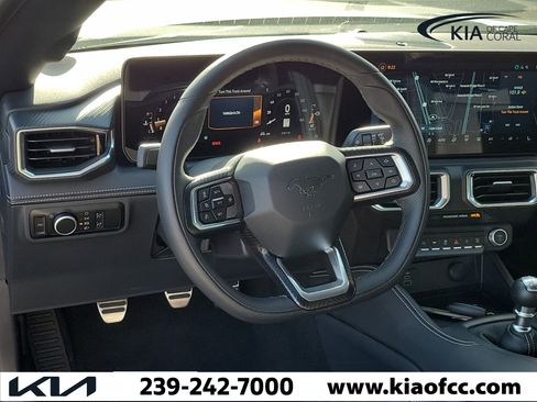 Used 2025 Ford Mustang GT Premium RWD image 16