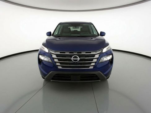 Used 2025 Nissan Rogue SV image 1