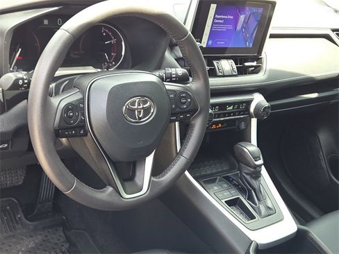 Used 2023 Toyota RAV4 XLE Premium image 16
