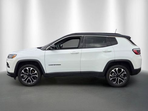 Used 2023 Jeep Compass Limited AWD/4WD image 2