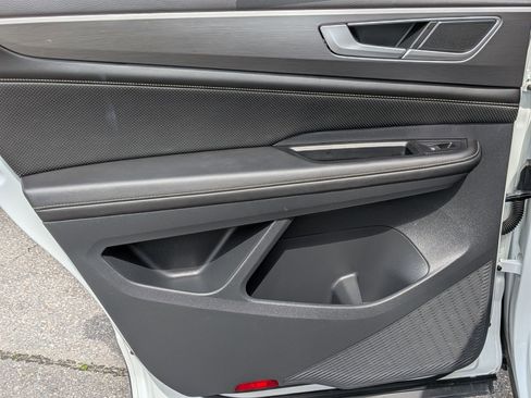 Used 2024 Volkswagen Atlas Cross Sport SE image 26