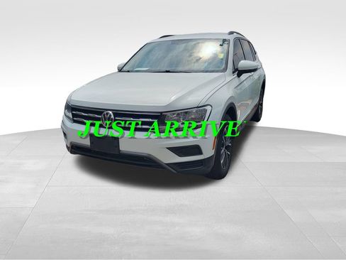 Used 2020 Volkswagen Tiguan SE w/ 3rd Row Seat Package AWD/4WD image 3