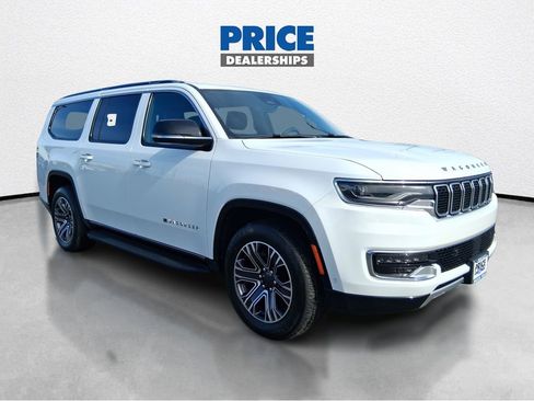 Used 2024 Jeep Wagoneer L Series II w/ Flexible Seating Group image 1