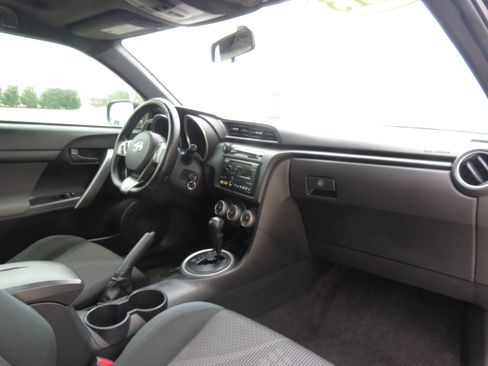 Used 2013 Scion tC FWD image 27