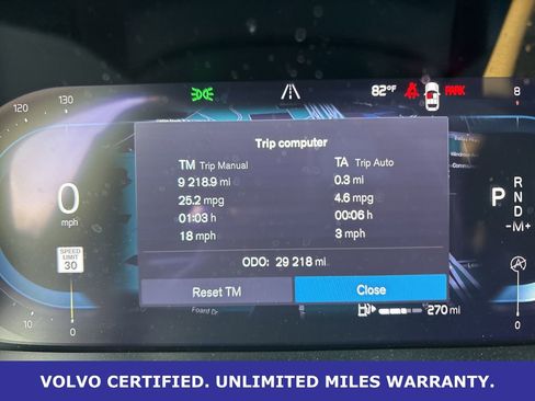 Used 2024 Volvo XC40 B5 Plus image 26