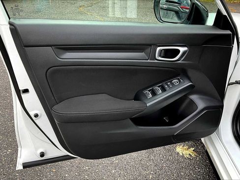 Used 2023 Honda Civic Sport image 19