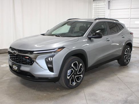 New 2026 Chevrolet Trax RS w/ Driver Confidence Package FWD image 4