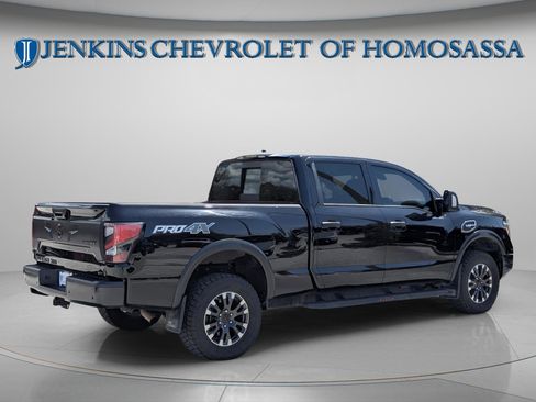 Used 2024 Nissan Titan PRO-4X w/ Pro-4x Convenience Package AWD/4WD image 4