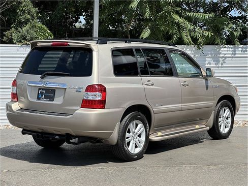 Used 2007 Toyota Highlander Limited AWD/4WD image 10