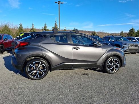 Used 2018 Toyota C-HR XLE image 7