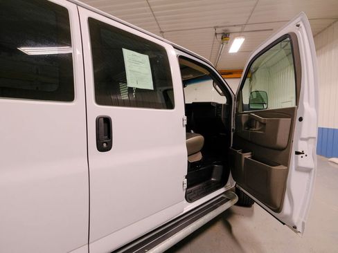 Used 2024 GMC Savana 2500 Work Van w/ Driver Convenience Package image 15