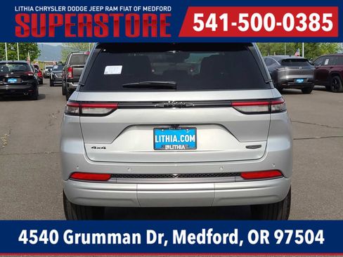 New 2026 Jeep Grand Cherokee Summit AWD/4WD image 13