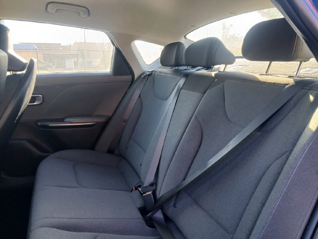 Certified 2025 Kia K4 FWD image 38