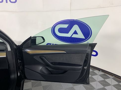 Used 2021 Tesla Model 3 Performance image 39
