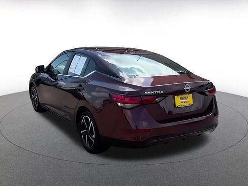 Used 2025 Nissan Sentra SV FWD image 10