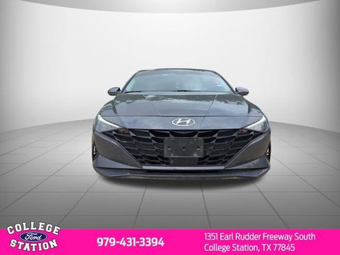 Used 2023 Hyundai Elantra SEL w/ Convenience Package FWD image 2