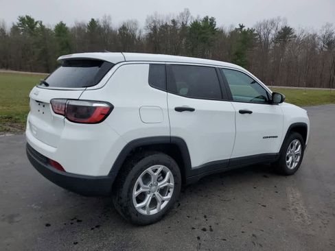 Used 2024 Jeep Compass Sport image 5
