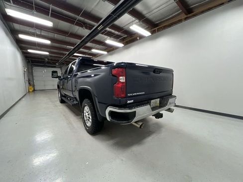 Certified 2022 Chevrolet Silverado 2500 LT w/ Convenience Package image 6