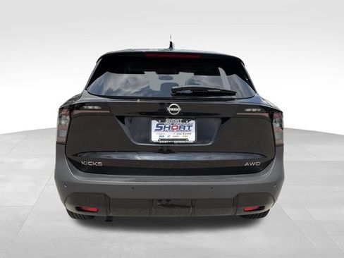 Used 2025 Nissan Kicks SV AWD/4WD image 6