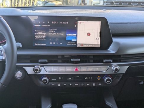 Used 2024 Kia Telluride LX image 16