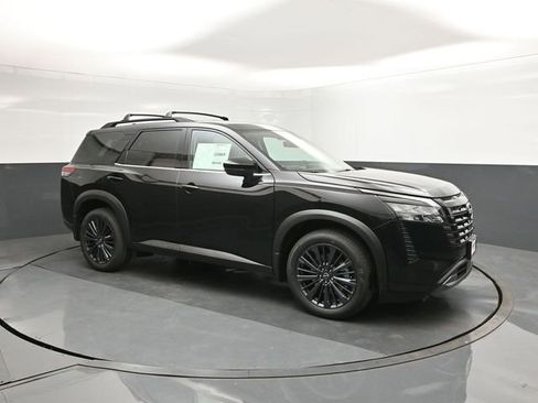 New 2026 Nissan Pathfinder SL w/ SL Premium Package image 17