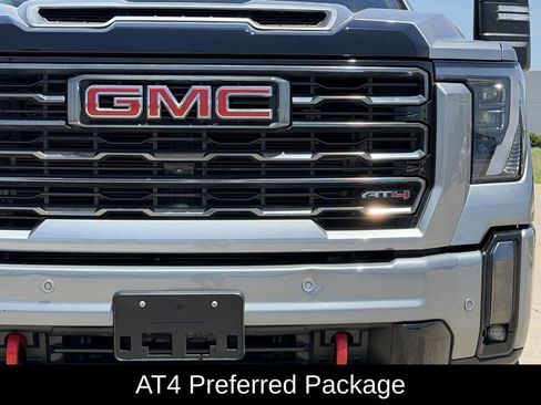 Used 2024 GMC Sierra 2500 AT4 w/ AT4 Premium Plus Package AWD/4WD image 4