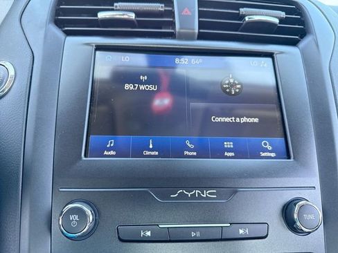 Used 2020 Ford Fusion SE w/ Equipment Group 151A FWD image 16