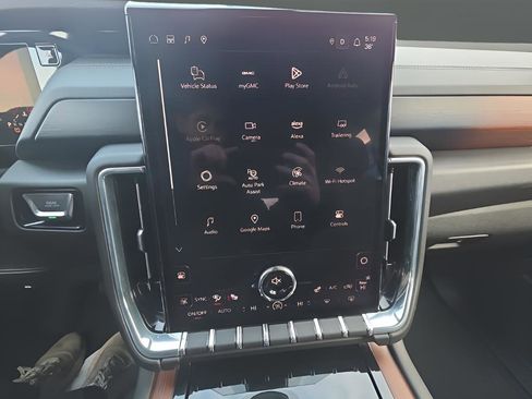 Used 2025 GMC Yukon Denali image 26