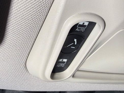 Used 2017 Chrysler Pacifica Limited w/ Advanced Safetytec Group FWD image 39