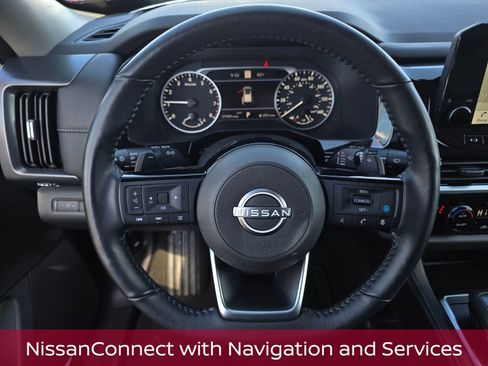 Used 2025 Nissan Pathfinder SL AWD/4WD image 19