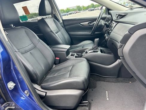 Used 2018 Nissan Rogue SL w/ Premium Package AWD/4WD image 10