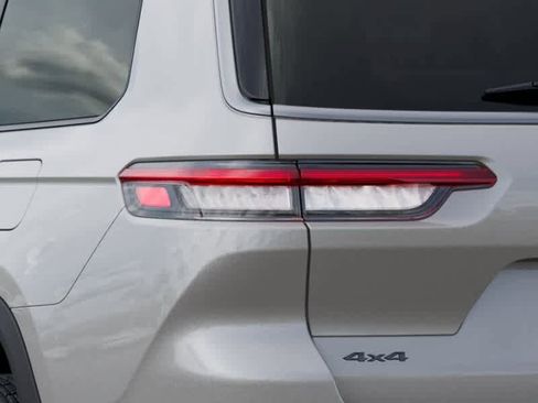 New 2026 Jeep Grand Cherokee L 4WD image 5