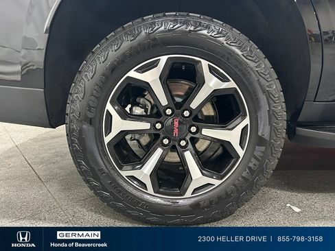 Used 2025 GMC Yukon AT4 AWD/4WD image 10